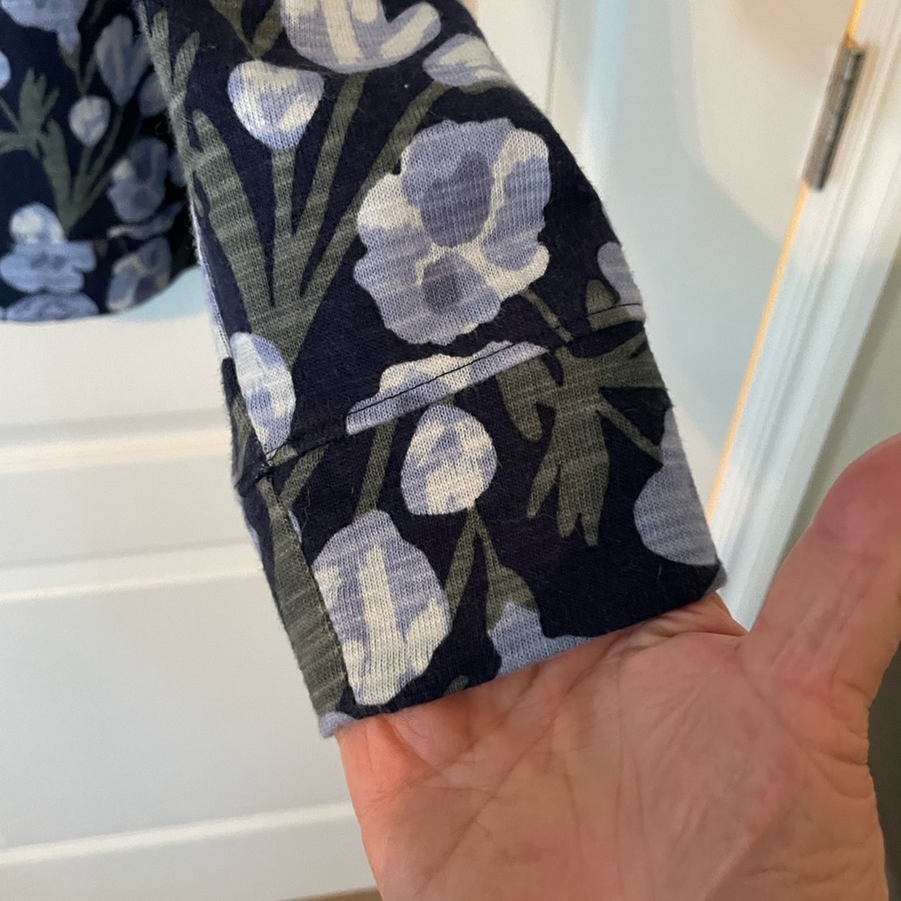 Denim&Co Floral Print Blouse - Navy and Light Blue - Picture 5 of 13